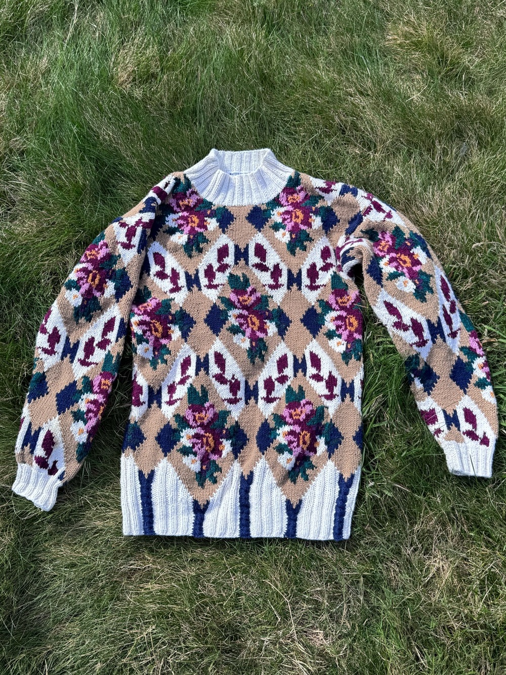 Vintage 90’s Hand Knit Floral Argyle Sweater in Cream and Tan